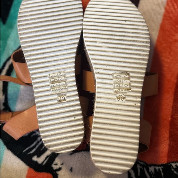 Spring Step Tan Platform Sandals - Picture 10 of 11